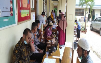 Polda Sultra Menggandeng SD Ibnu Abbas Kendari Menyelenggarakan Vaksinasi